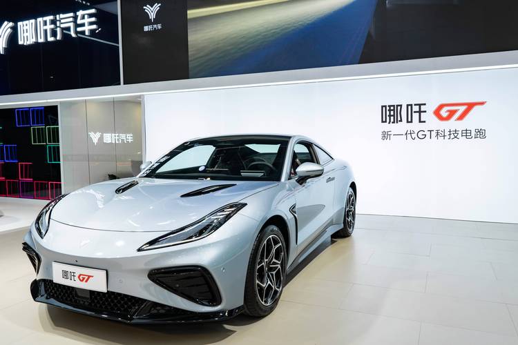 佛山禅城区佰创威企业管理咨询哪吒汽车在智能汽车领域的表现，领途汽车在新能源汽车市场中的影响力